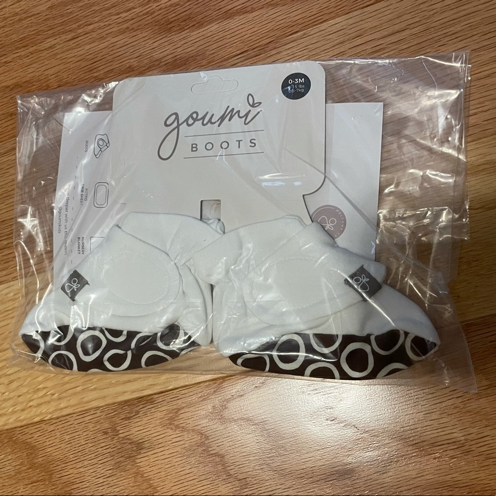 NWT Goumi booties 0-3M